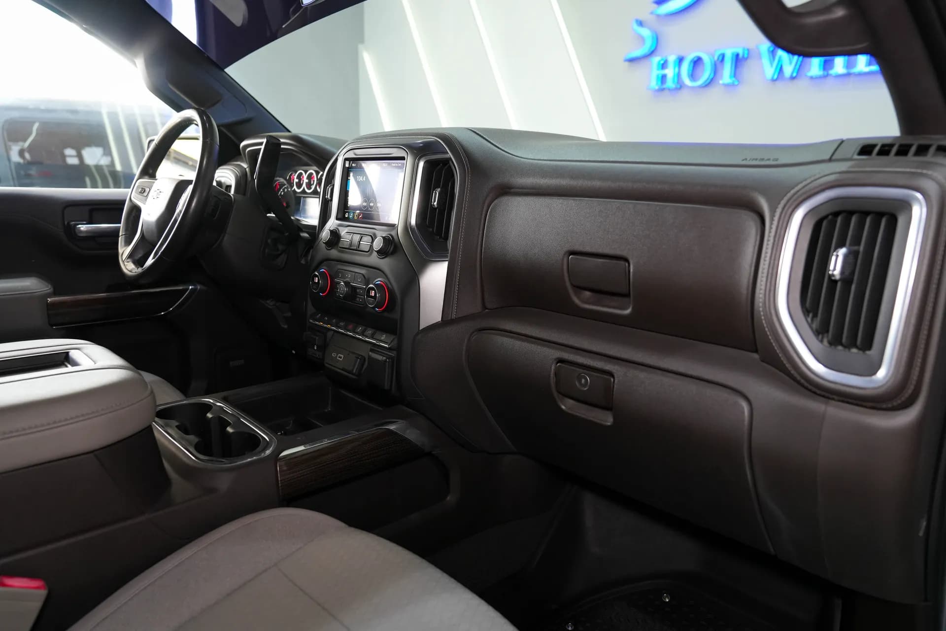 Chevrolet Silverado LT Z71 - view 10