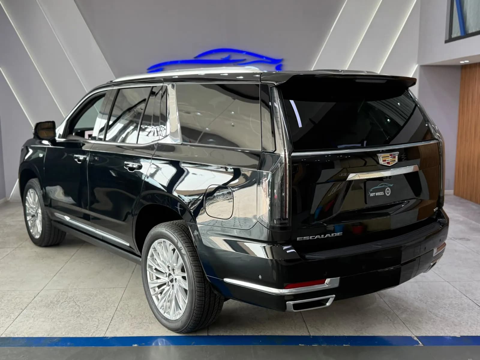 Cadillac SPORT PLATINUM - view 4