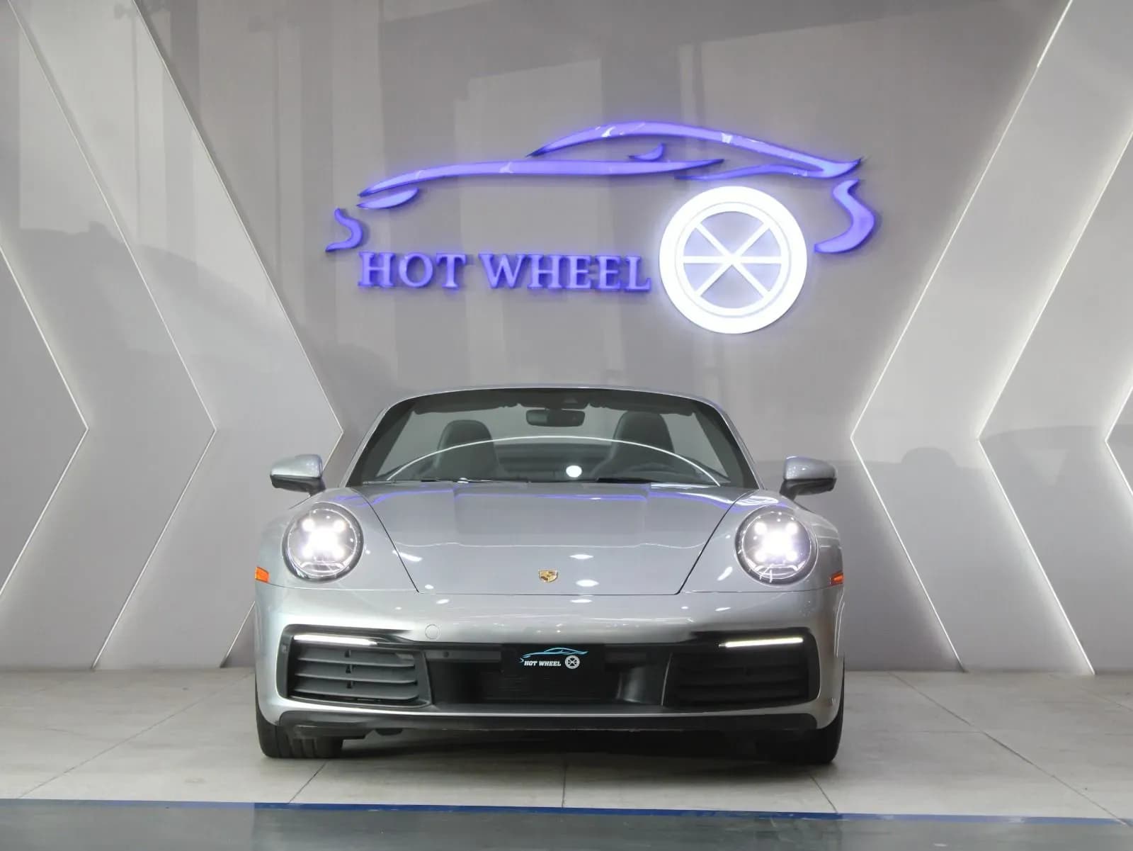 Porsche 911 Carrera S - view 3