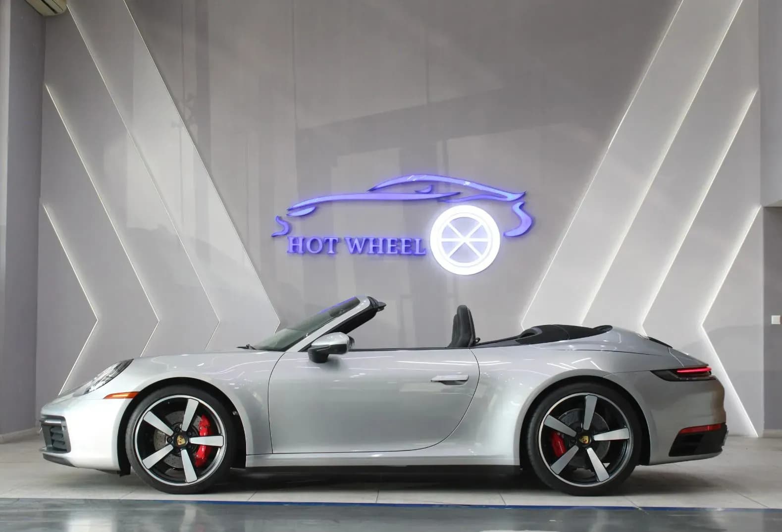 Porsche 911 Carrera S - view 7