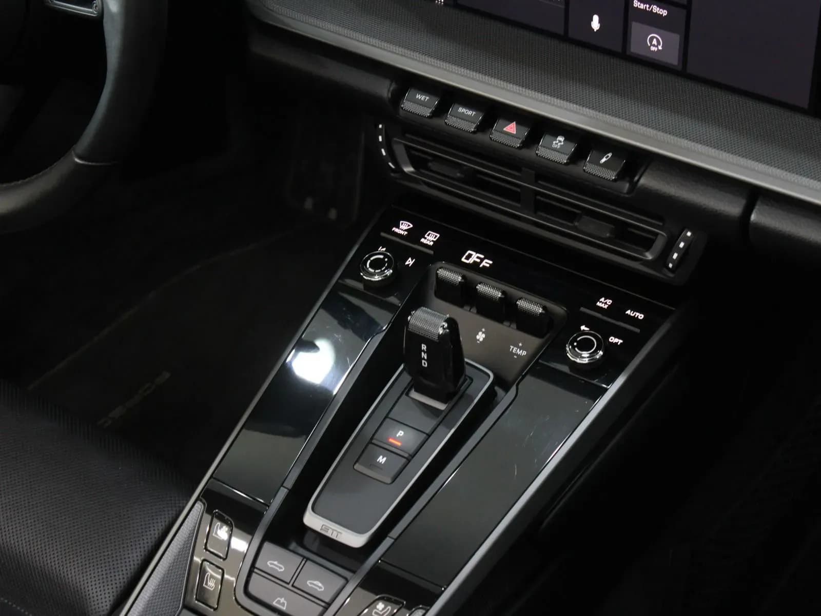 Porsche 911 Carrera S - view 9