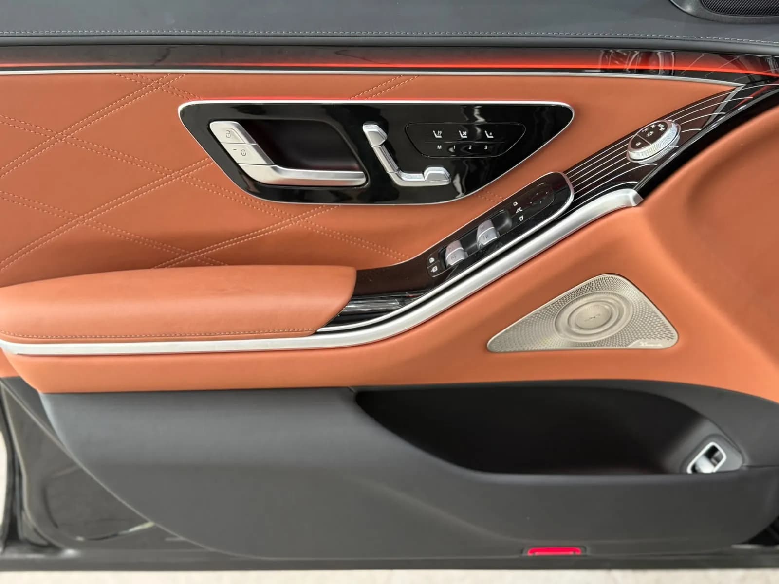 Mercedes-Benz S63 AMG - view 9