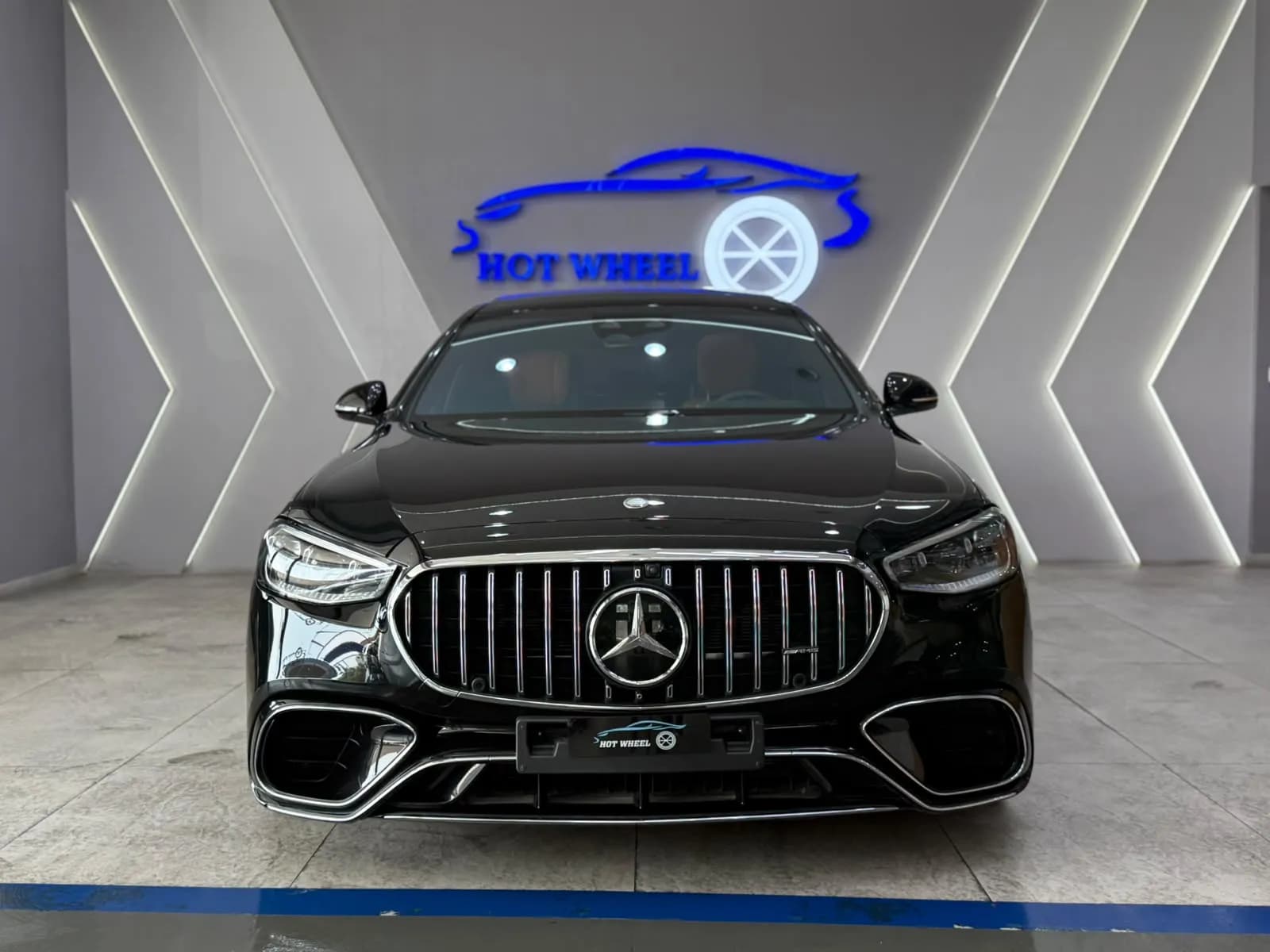 Mercedes-Benz S63 AMG - view 2