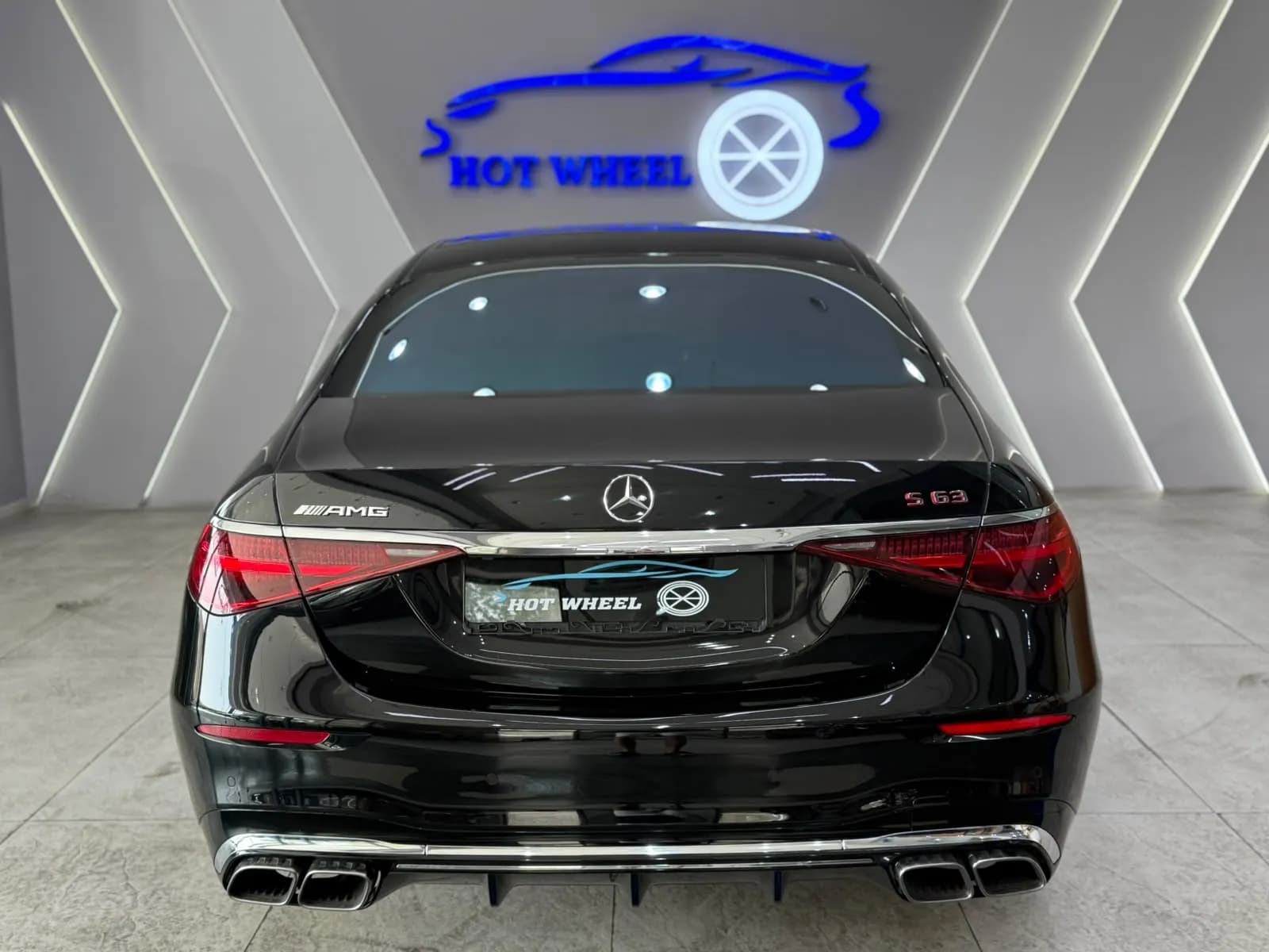 Mercedes-Benz S63 AMG - view 3