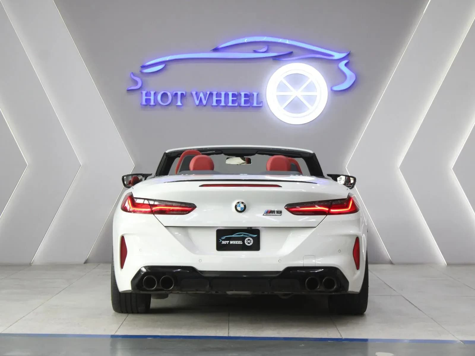 BMW M8 Convertible - view 8