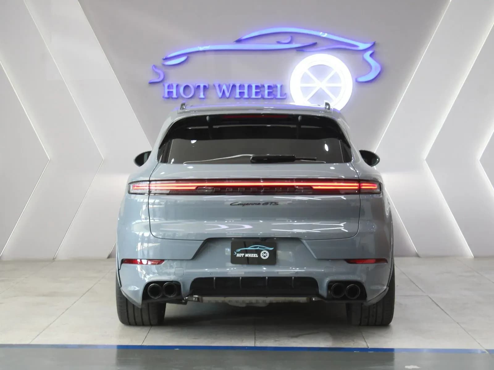 Porsche Cayenne GTS - view 3