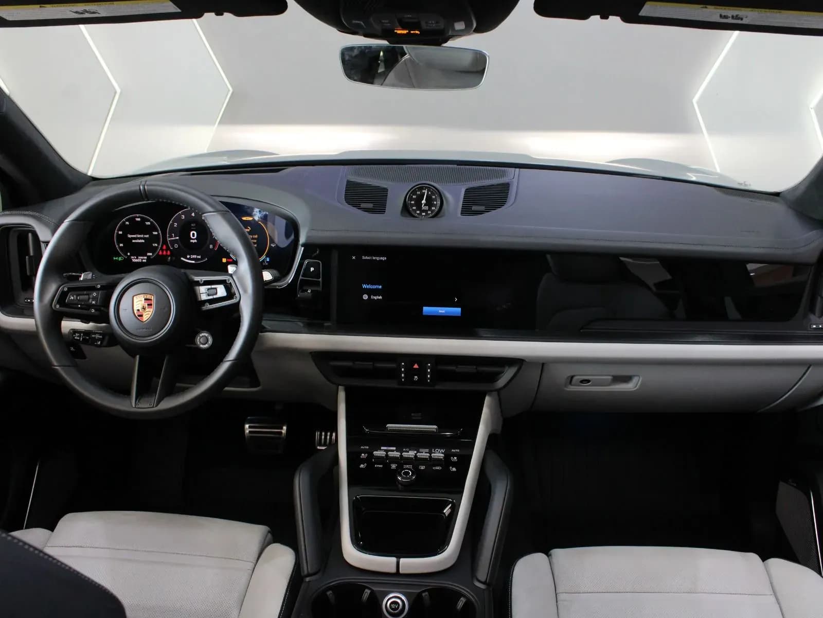 Porsche Cayenne GTS - view 4