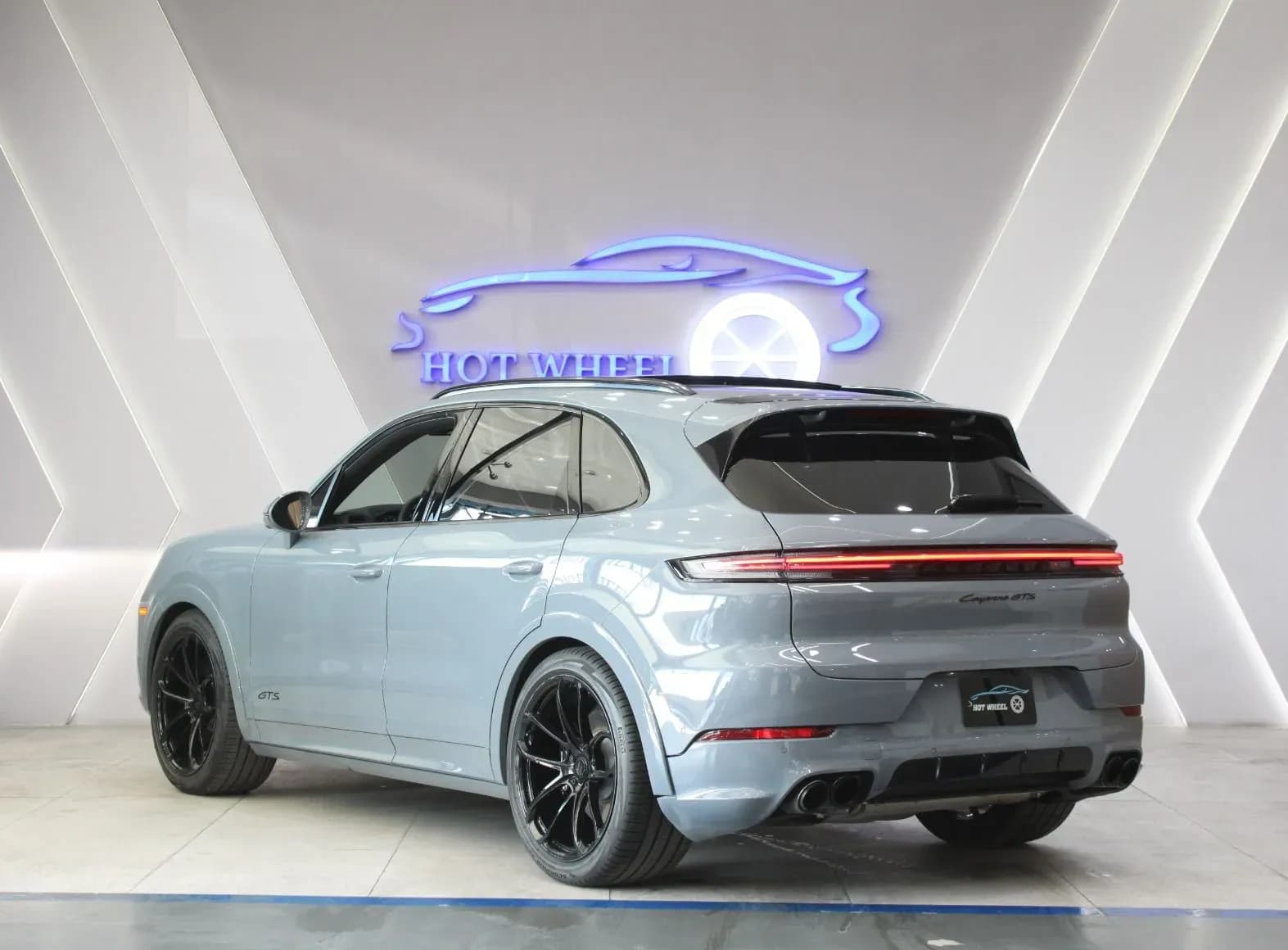 Porsche Cayenne GTS - view 6