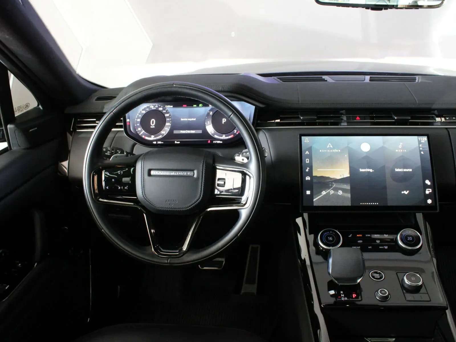 Land Rover Range Rover Sport - view 3