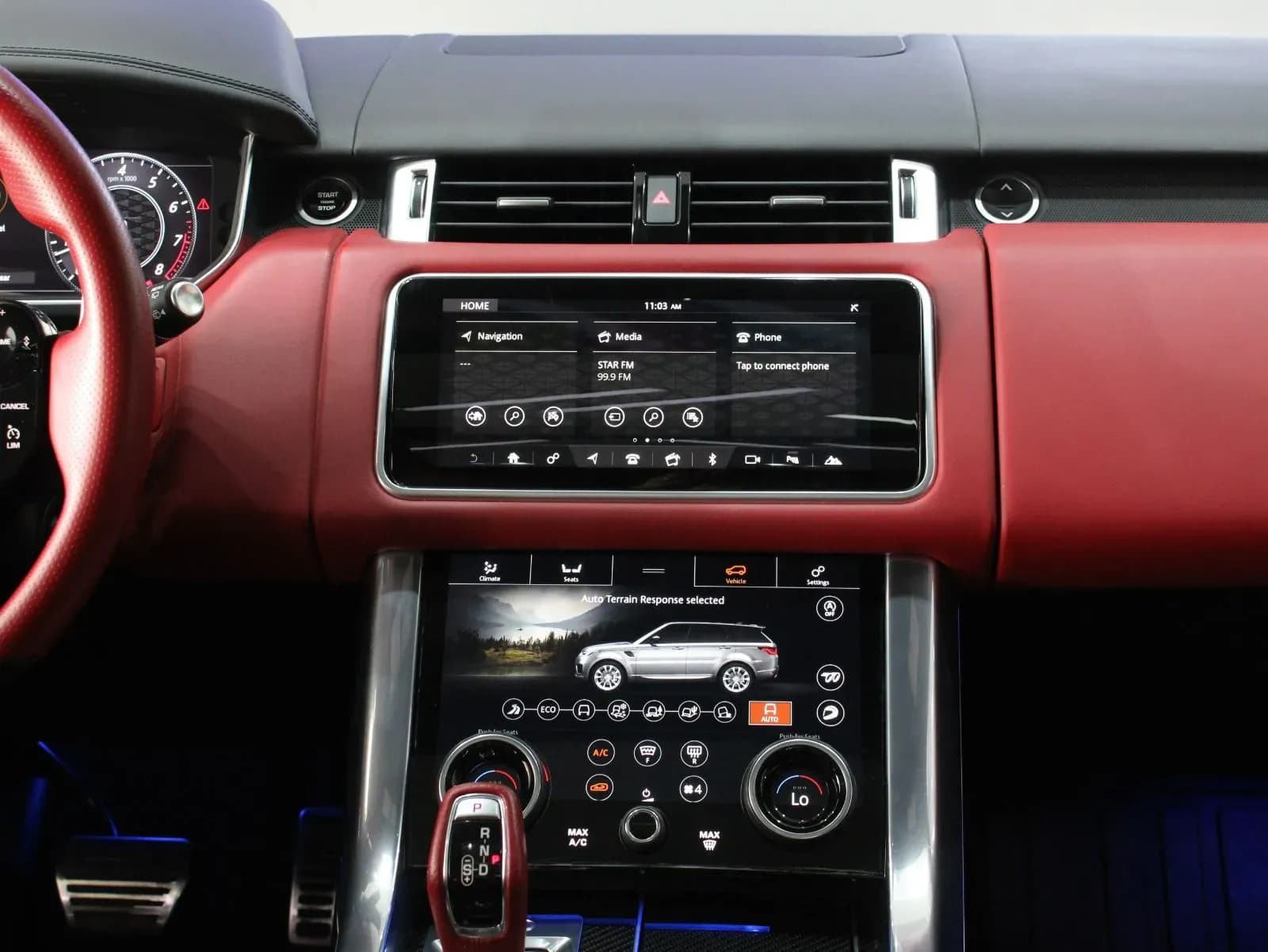 Land Rover Range Rover Sport SVR - view 4