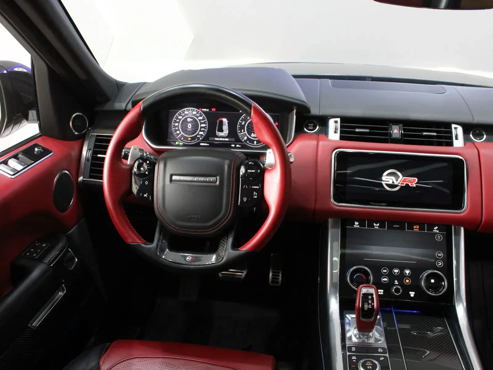 Land Rover Range Rover Sport SVR - view 6