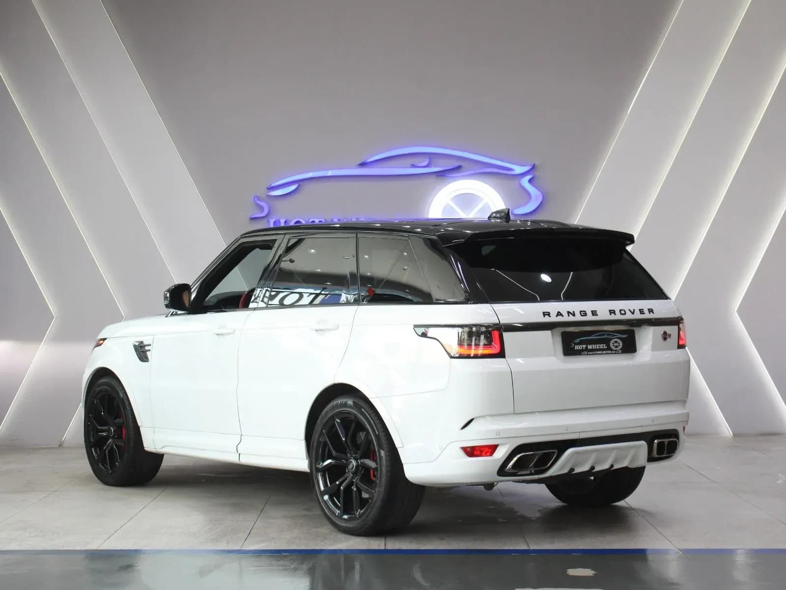 Land Rover Range Rover Sport SVR - view 8