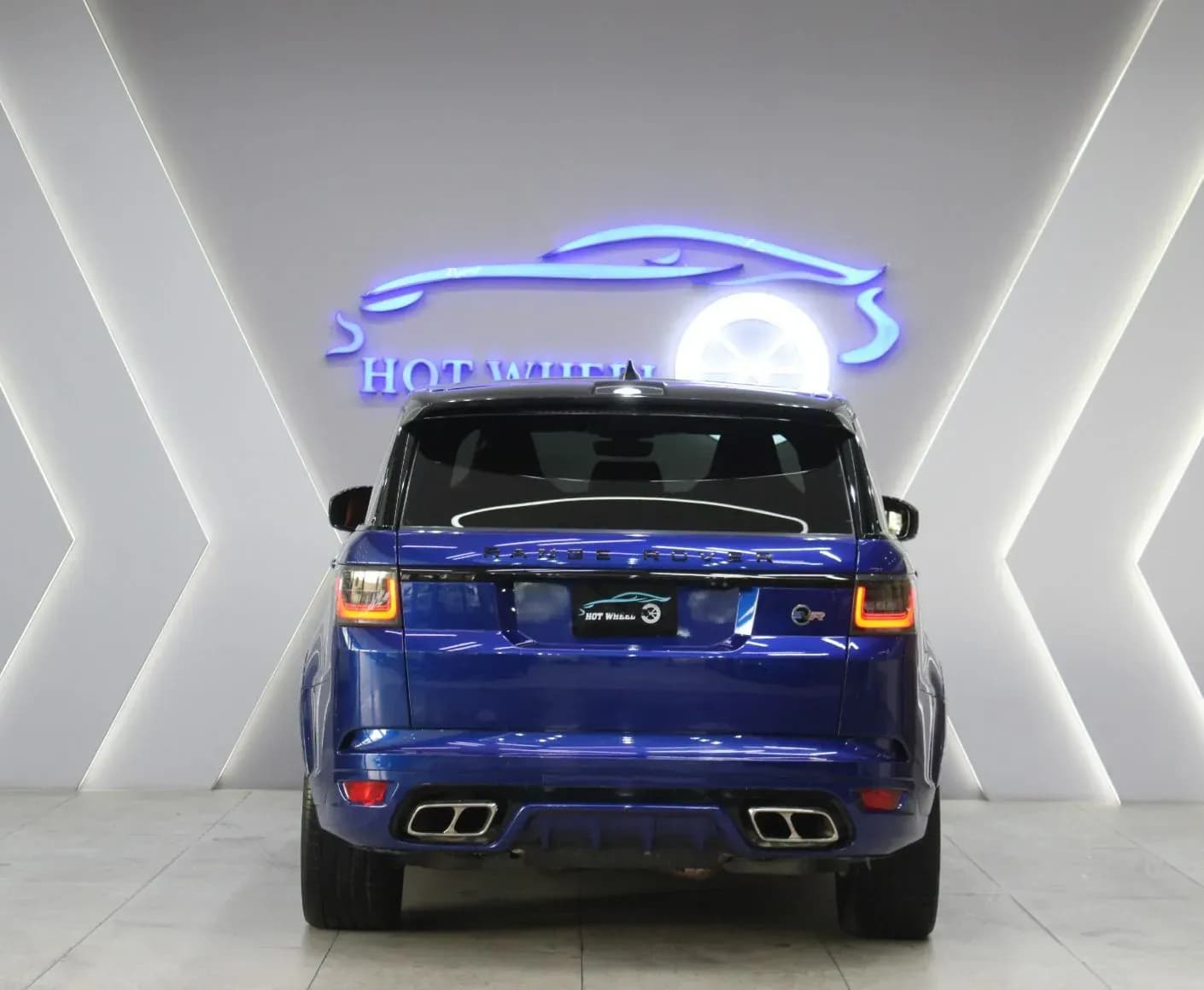 Land Rover Range Rover SVR - view 6