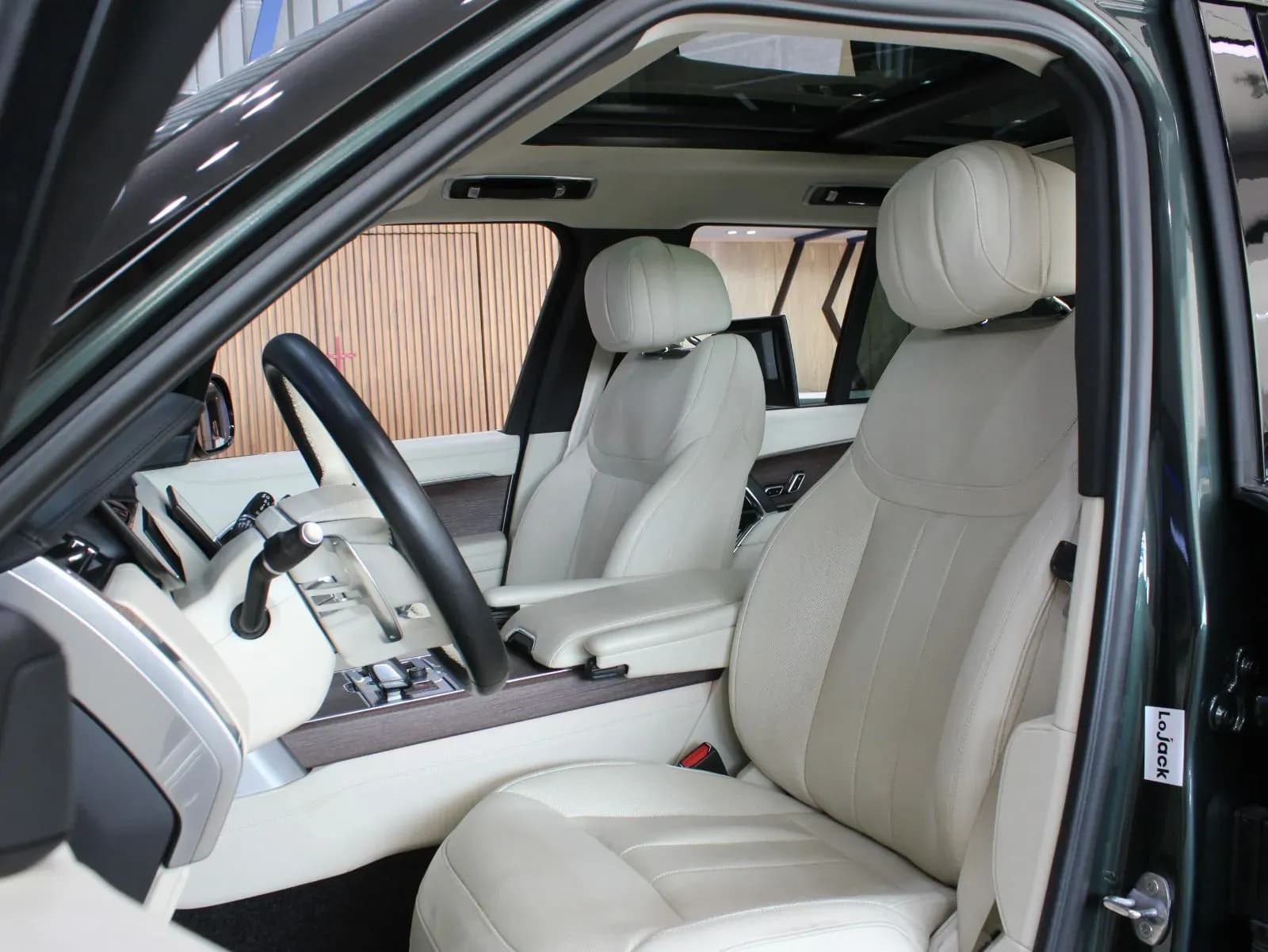 Land Rover Range Rover Vogue Autobiography - view 3